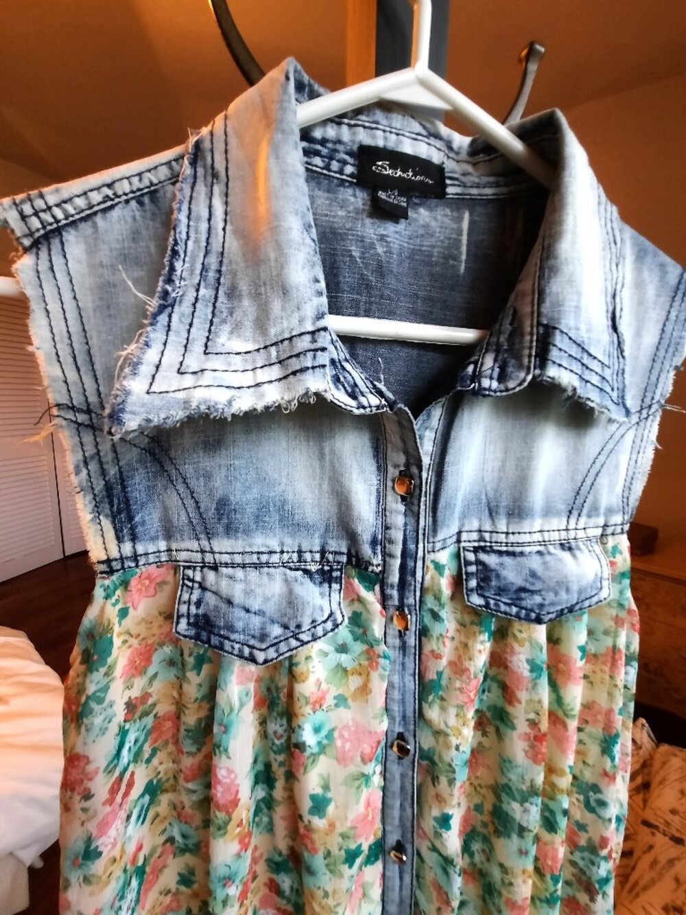 Denim and soft floral sheer tunic, PTP 20" - Picture 3 of 7